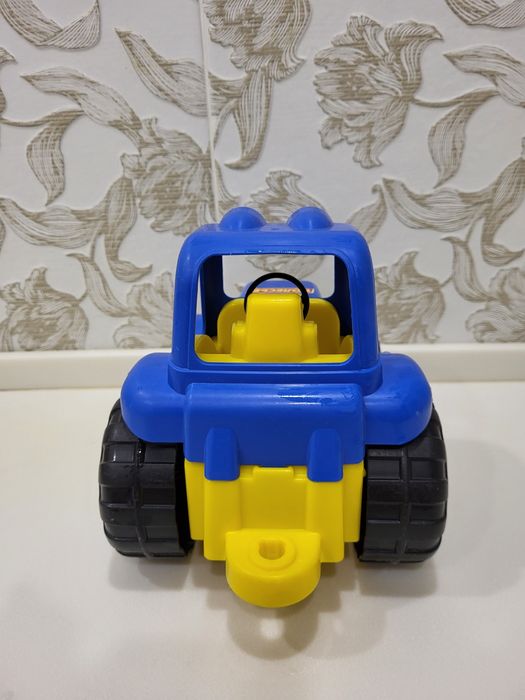 Игрушка Трактор.