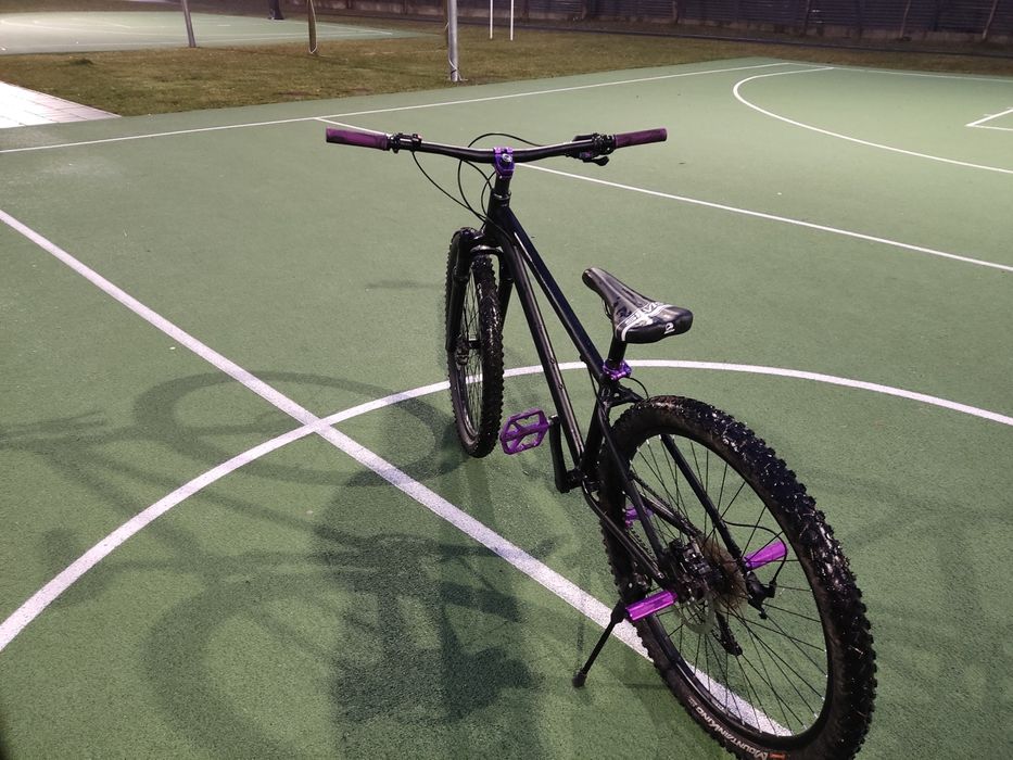 Vând bicicleta Dirt jumper