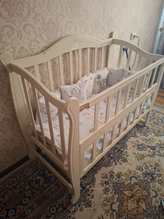 Продаётся детская кроватка-качалка King Baby