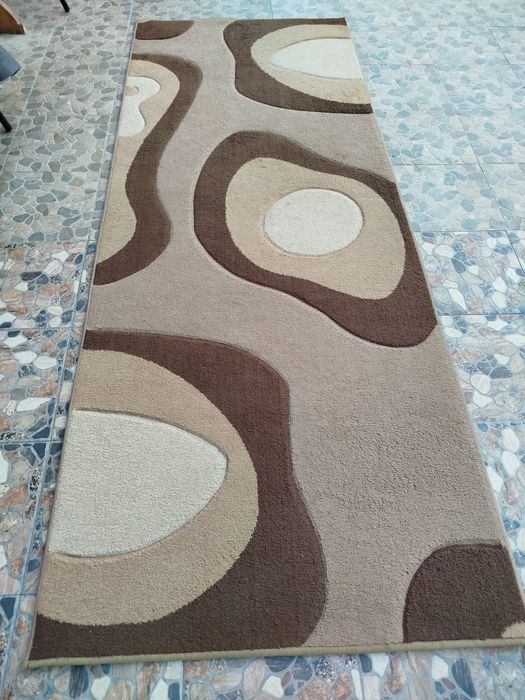 Vând covor cu model