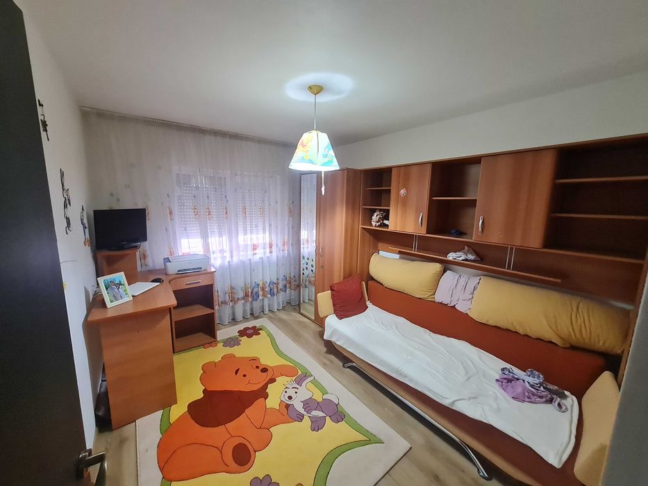 Apartament 3 camere Rovinari