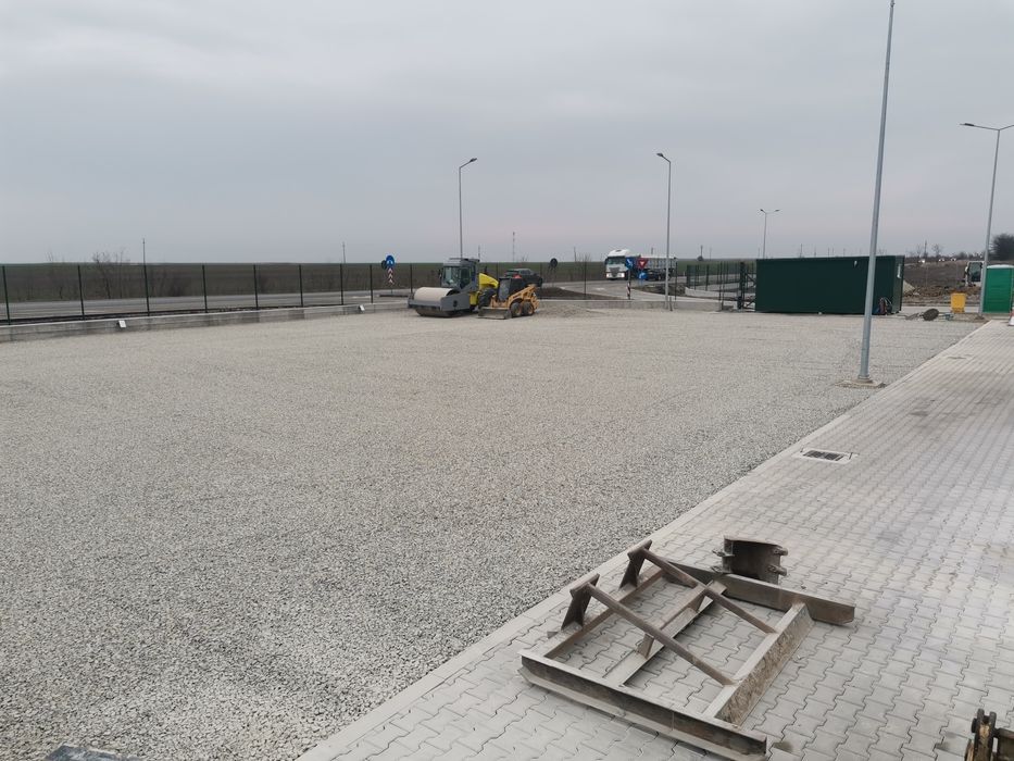 Închiriere utilaje(autogreder,cilindru compactor,bobcat,miniexcavator)