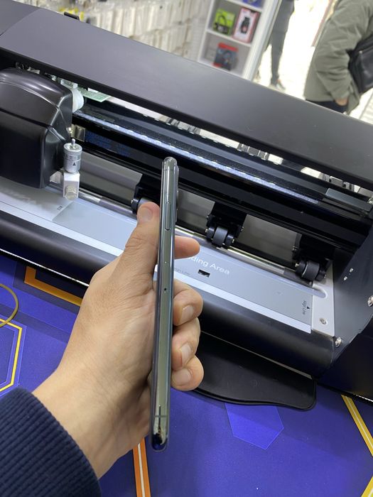 iPhone 11 pro max ideal radnoy