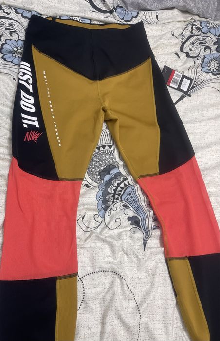Colanti Nike noi cu eticueta