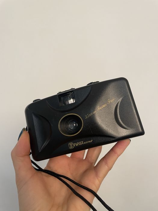 Лентов фотоапарат FIRST Austria