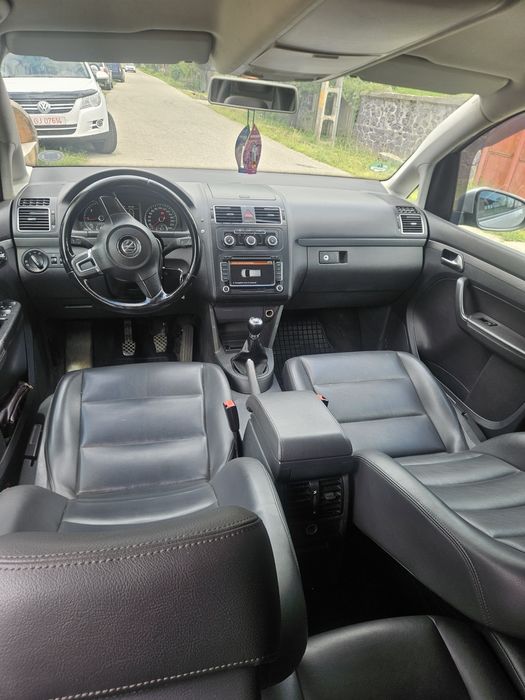 VOLKSWAGEN Touran 0 — imagine 5
