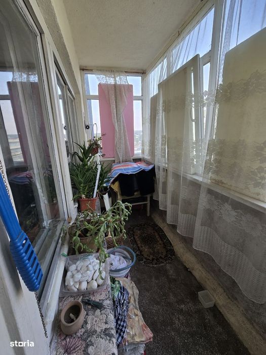 Apartament 2 camere, balcon, etaj 7, Craiova