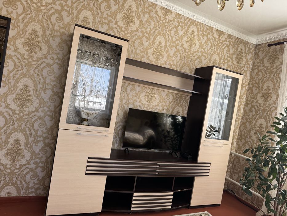 Тв зона +сервант