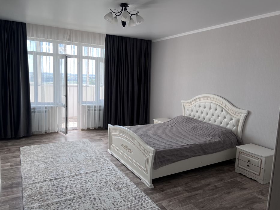 Двух комнатная квартира цум 20000сутки