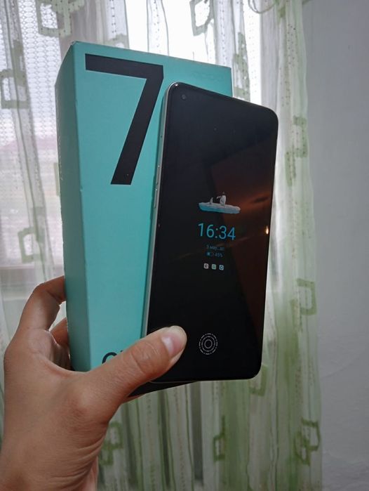 Срочно продам телефон