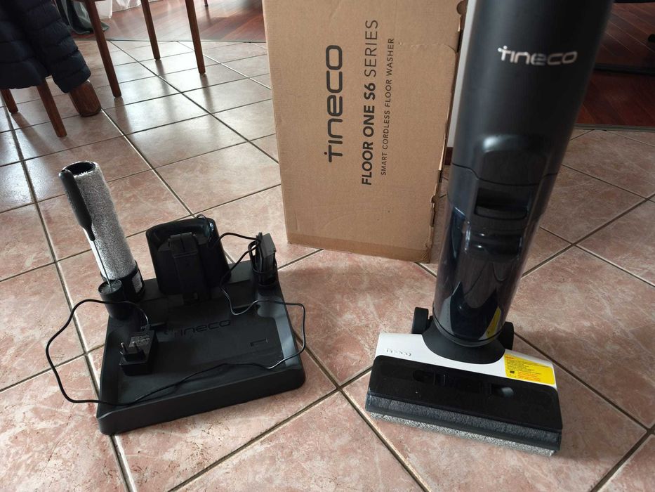 Aspirator cu spalare TINECO S6 la super pret