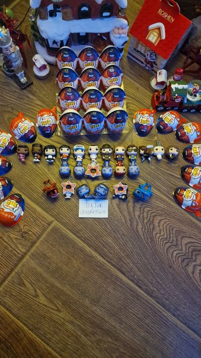 Colecție completă Figurine Stranger Things Kinder Joy