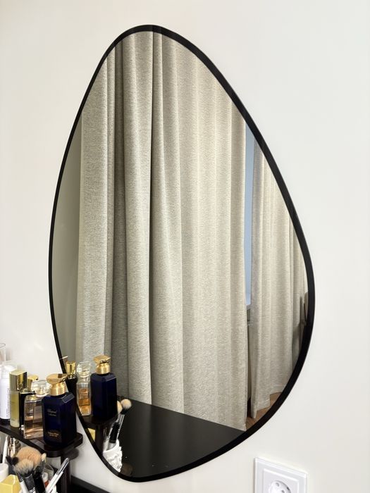 Туалетный столик с зеркалом