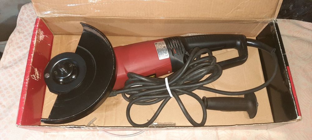 Продаётся  болгарка диаметр 230 мм.