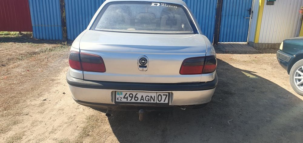 Продам машину омега б