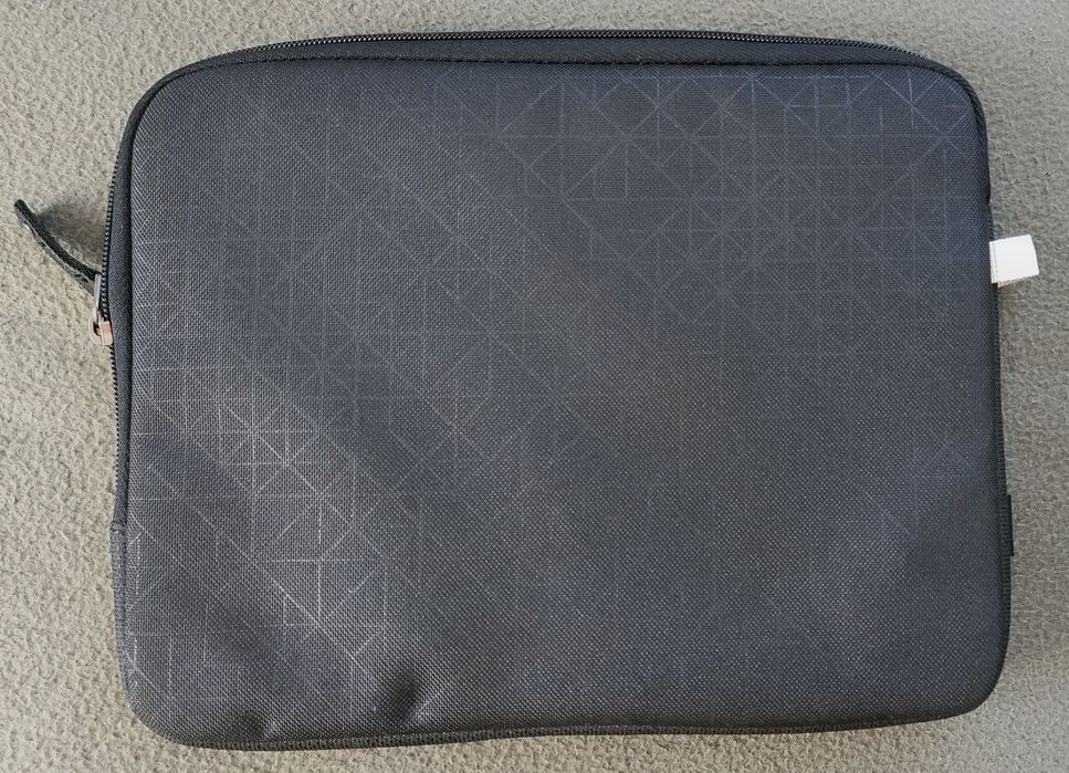 Husă laptop / tabletă Case Logic 10" – Nouă -Stare excelentă