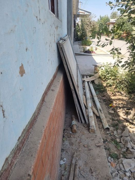 Дарвоза сотилади