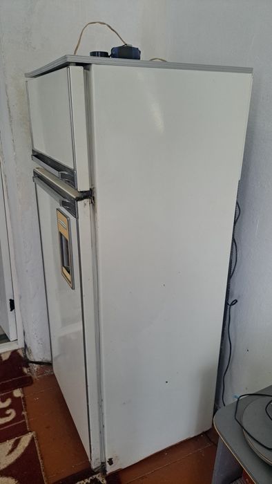 Холодилник советски в хорош состояни.