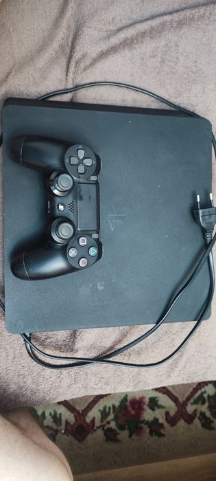 PLAYSTATION 4  Slim Black 1TB memorie