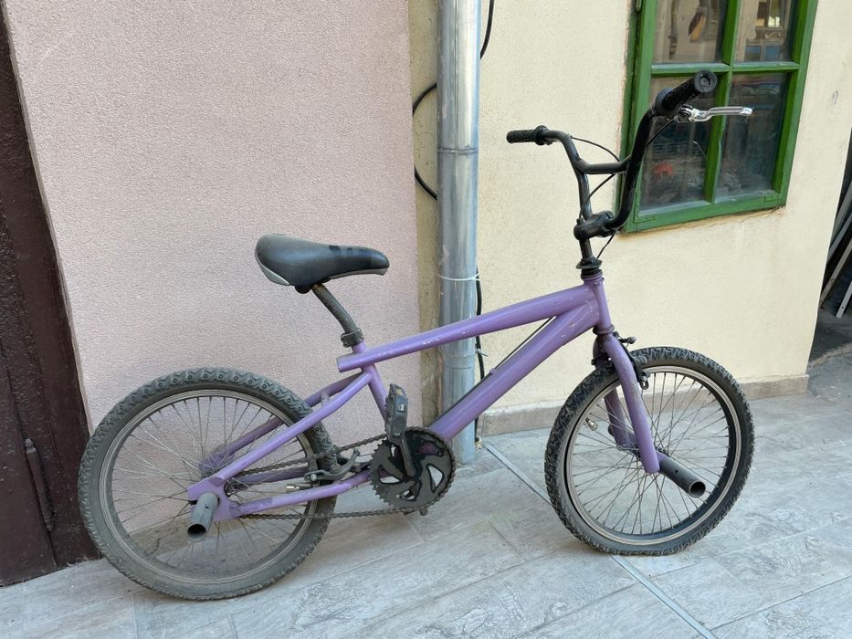 Vindem bicicletă BMX!