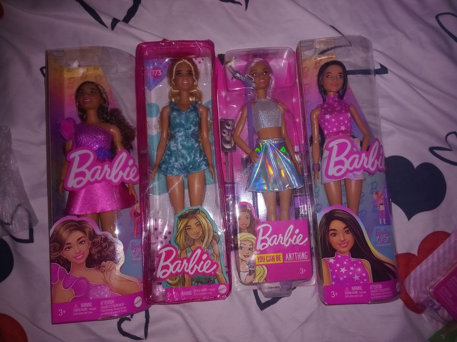 Papusi barbie sigilate