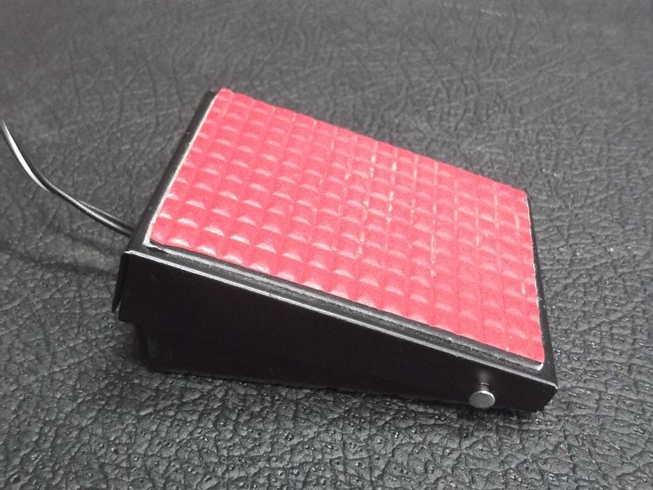 Roland -състейн педал