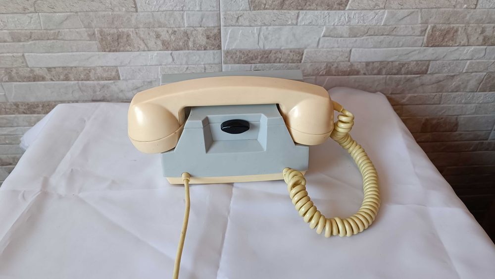 Стар телефон със шайба - военен - П-170 - 1977г.