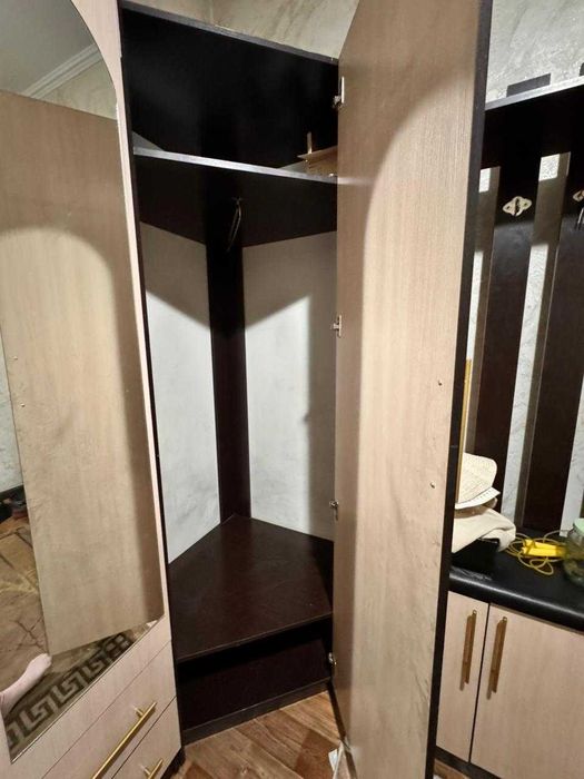 Шкаф для прихожей