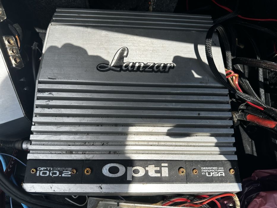 Бас-каса усилвател стъпка