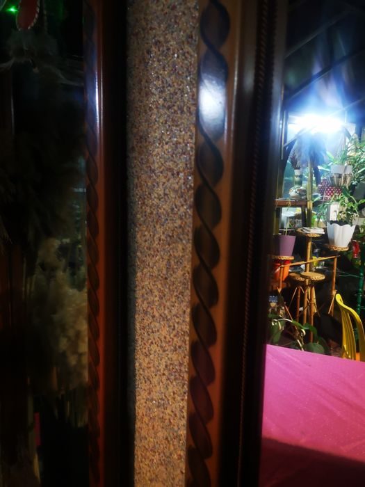 Зеркало в кованой оправе