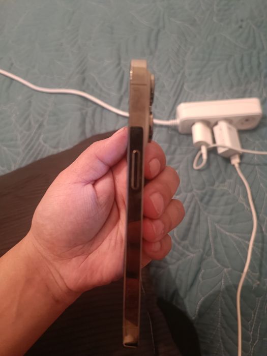 Продам Айфон 14 про