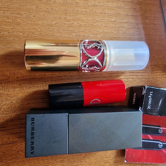Ruj /Lip buze   professionale Burberry,Yes Saint Laurent ,Armani