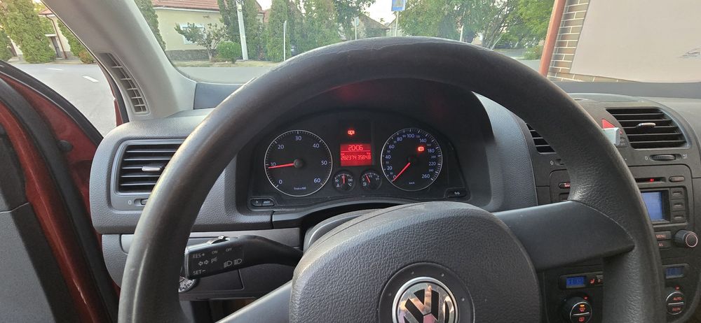 VOLKSWAGEN Golf 2005 — imagine 5