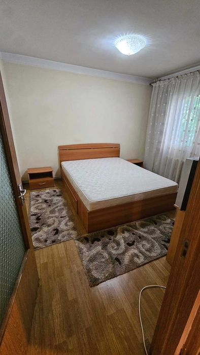 Apartament 4 camere decomandat de închiriat Nicolina