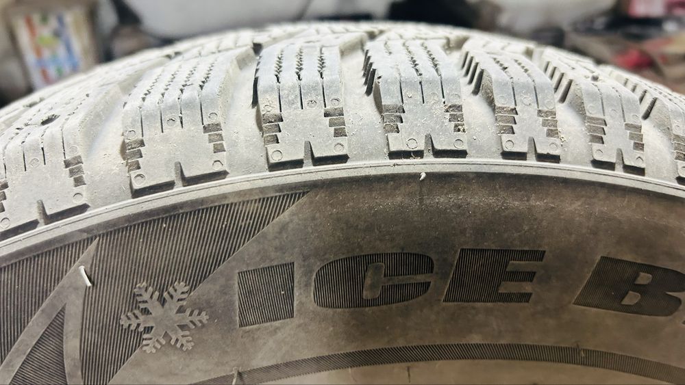 Продам зимний баллоны sailun