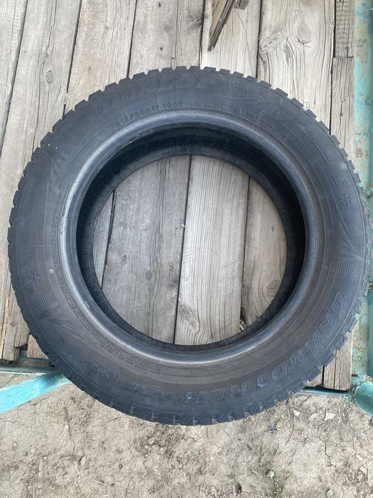 Зимние шины 215/60/R17