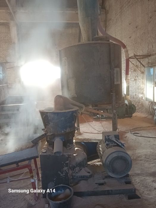 Vand linie completa peleti + diferite accesorii!!