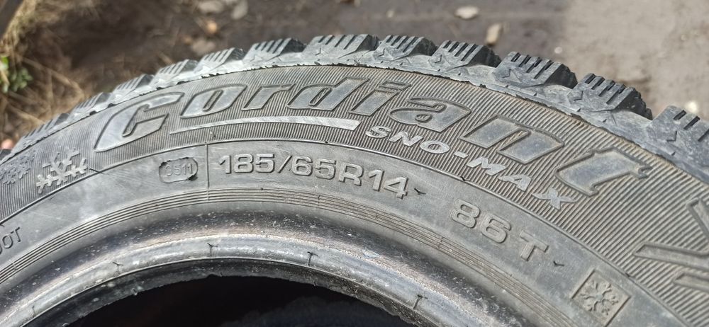 Зимние шины. 185/65/14. Б/У