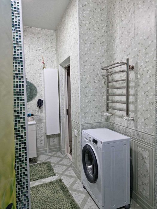 Квартира в центре .Своя.Полностью укомплектованная.3 комнаты .116 кв.м