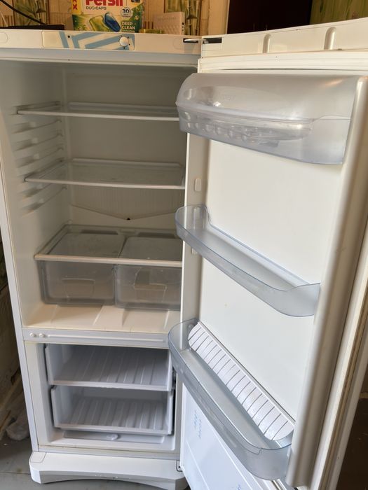 Холодильник Indesit