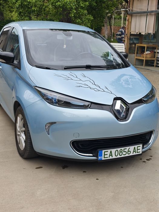 Продавам Рено Зое 22kwh произведено юни 2015 година на 86000км