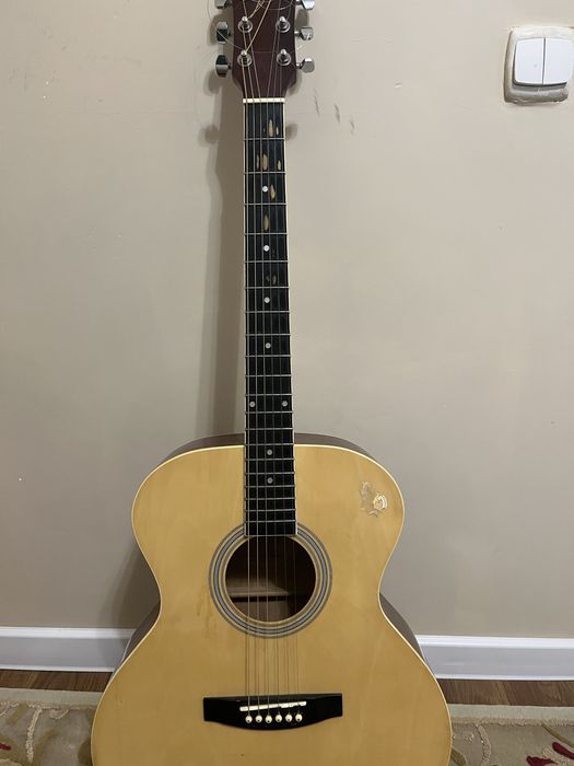 Акустическая гитара