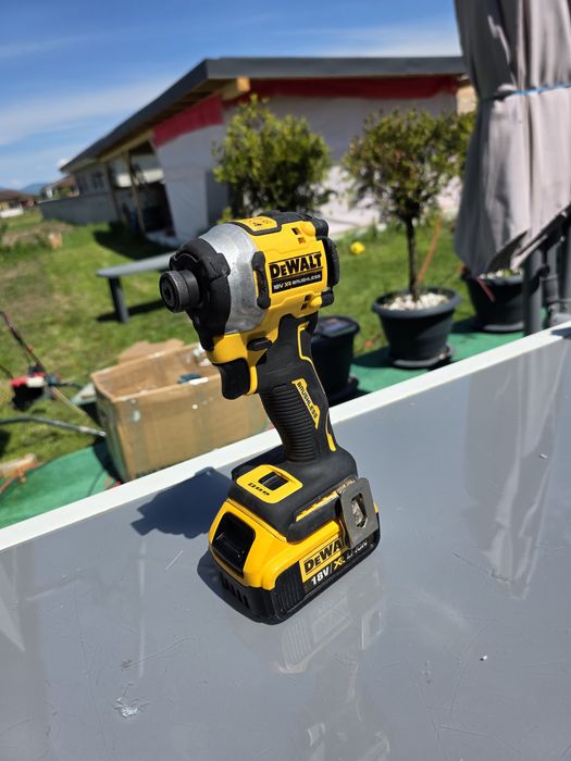 Pistol impact biți Dewalt DCF 850