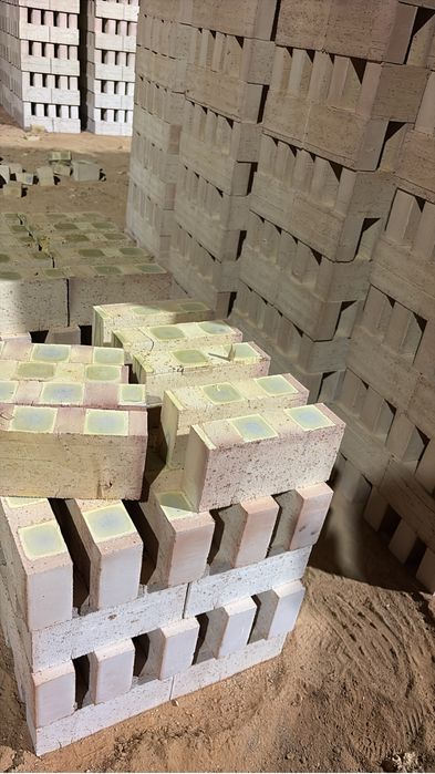 Жженый красный кирпич