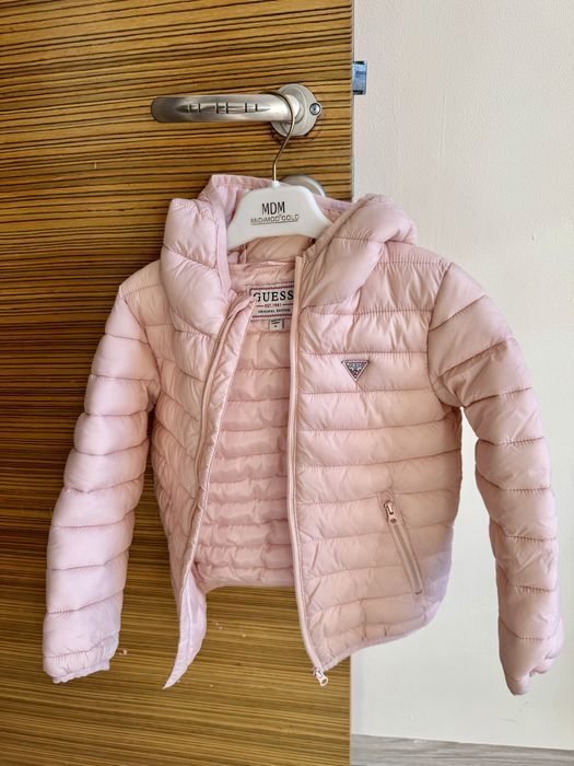 Детско яке в отлично състояние нa Guess