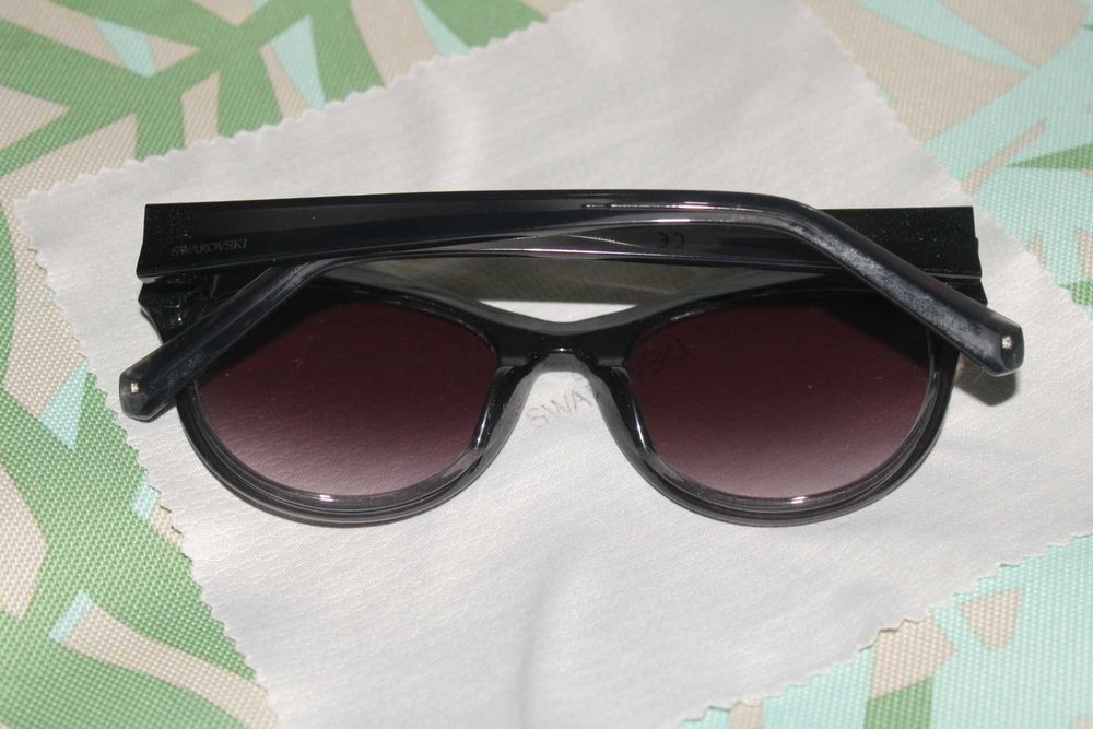 Оригинални дамски слънчеви очила SWAROVSKI, пълен комплект