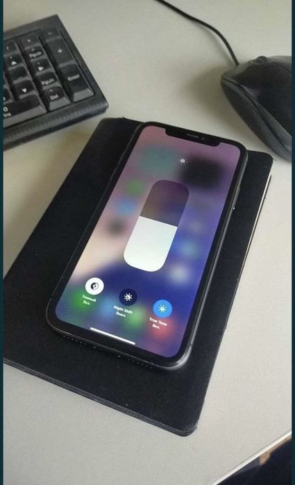 Айфон 11 в хорошом состояние