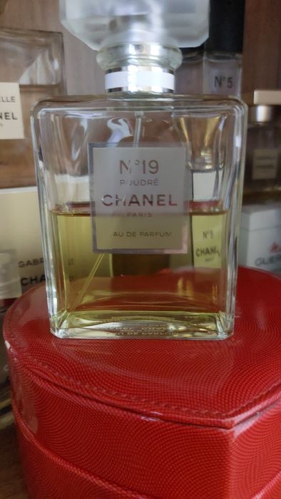 Chanel#19 Poudre