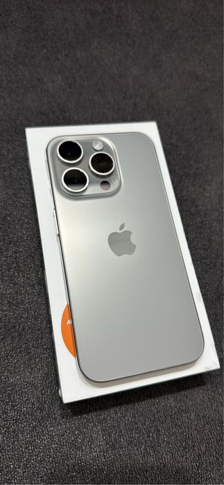 iPhone 15 Pro 256 GB Natural Titanium