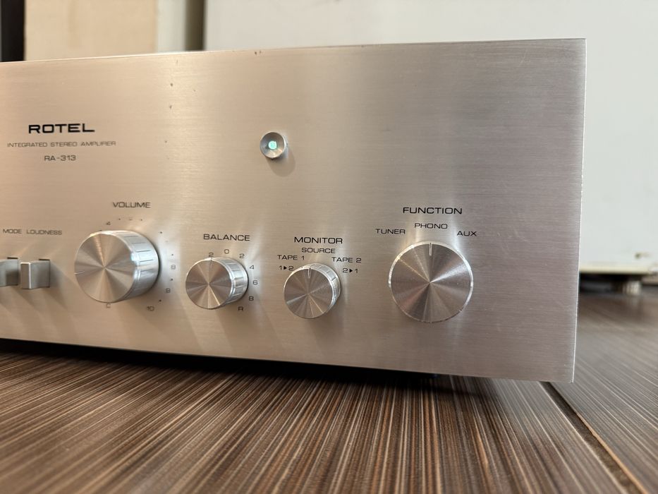 Rotel RA-313 Стерео усилвател